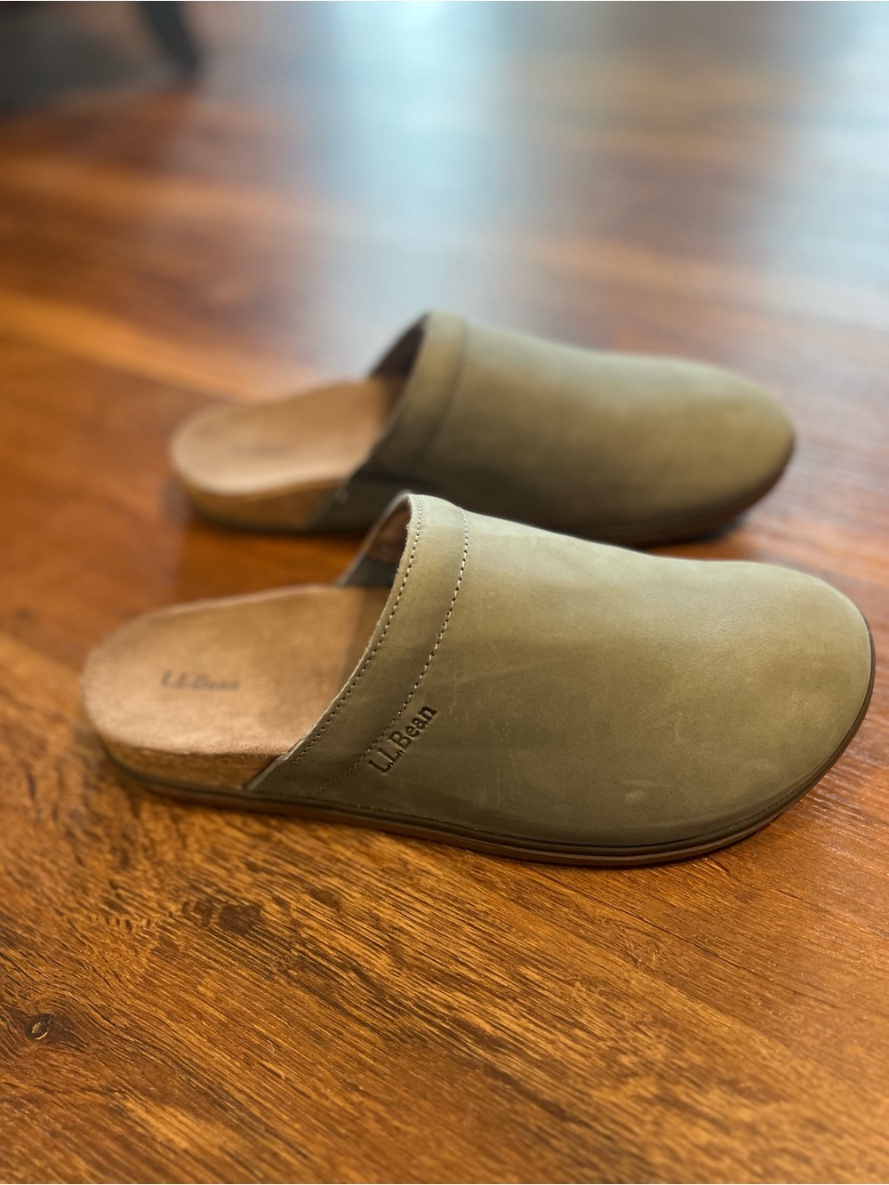 L.L. Bean Women’s Go Anywhere Clogs Olive Leather - Picture 9 of 12